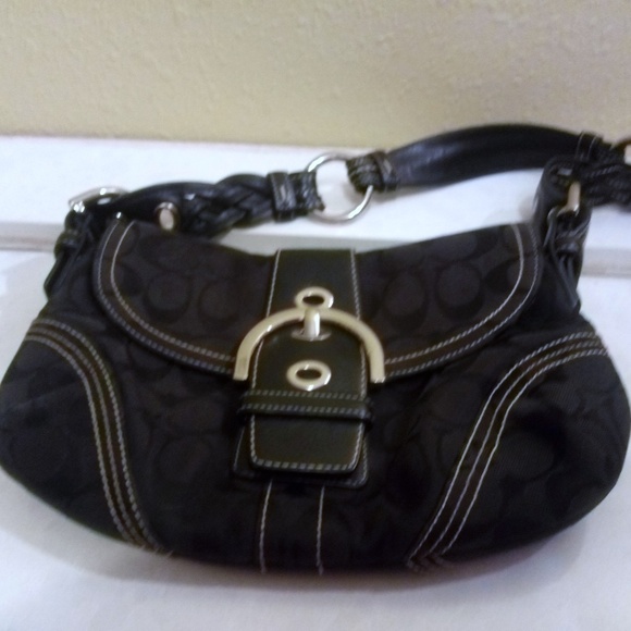 black hand purse